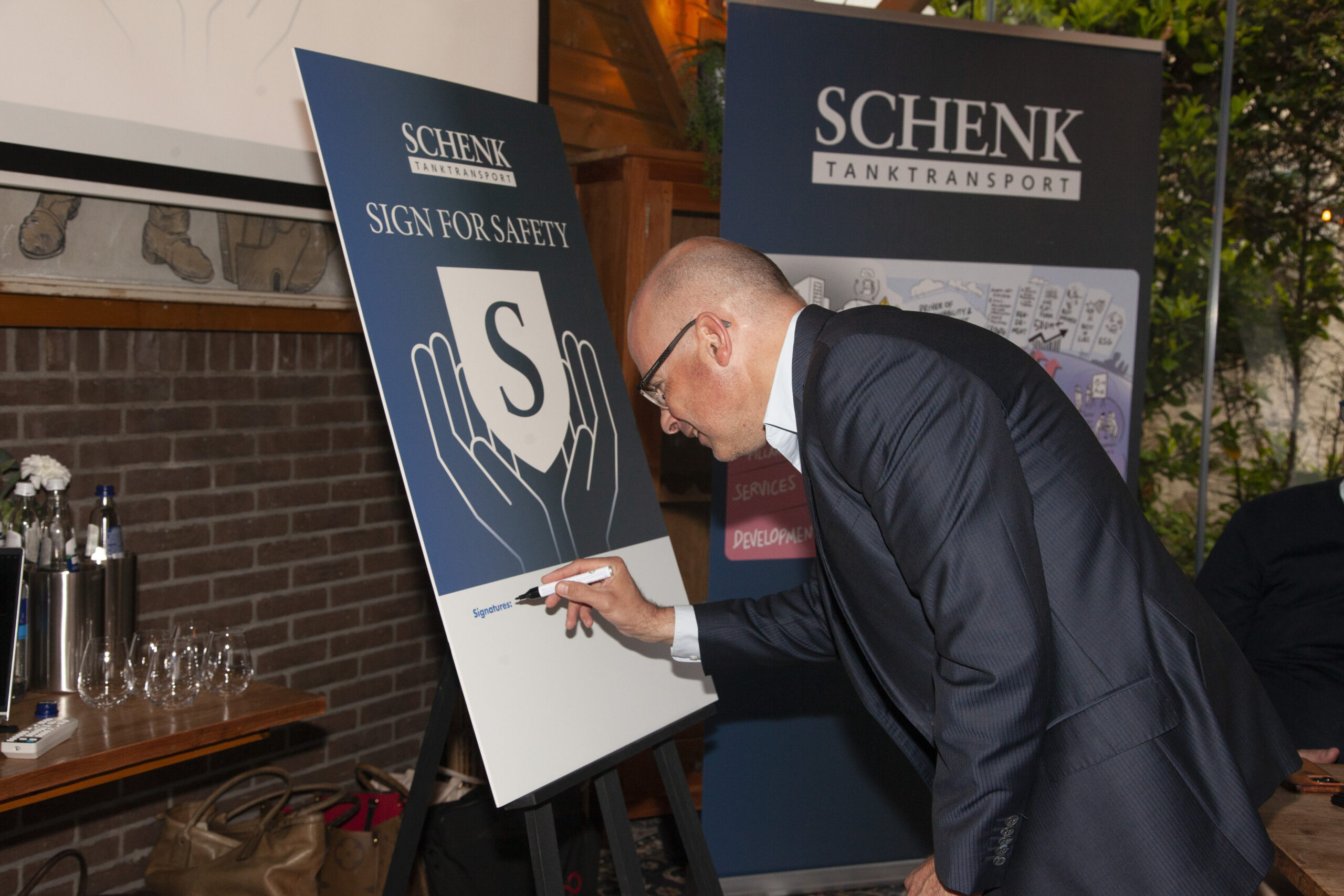 Sign for Safety - Signing